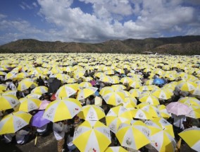 美联社图片:教皇方济各结束了对亚太4个国家的访问，这是他有史以来最长的一次访问