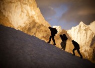 俄罗斯登山者失踪，两人在Gasherbrum IV上严重受伤